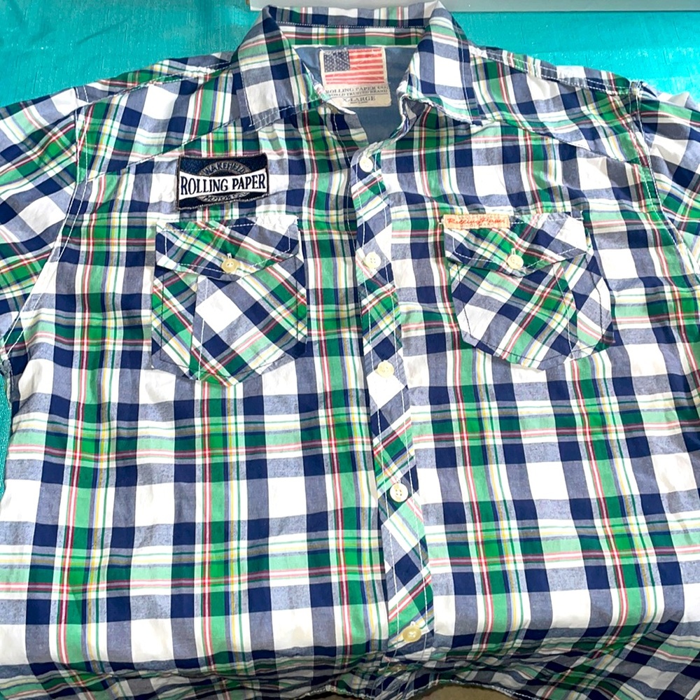 Rolling Paper Co. button up T shirt. Size adult XL